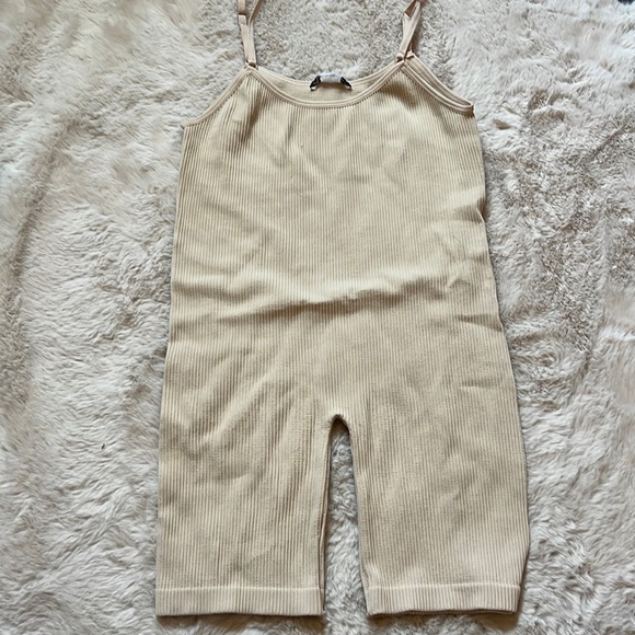 Zara Tops - zara body suit